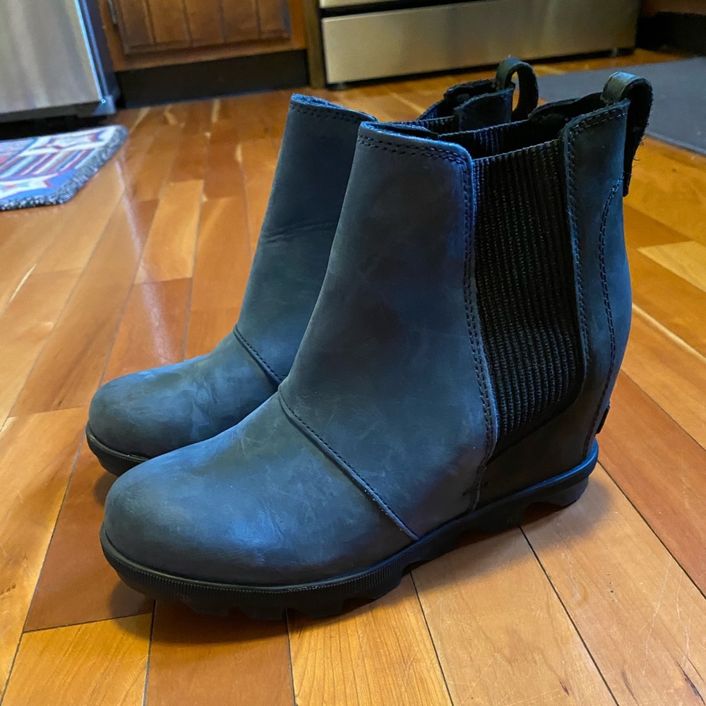 Sorel wedge boots size 7 EUC